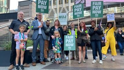 Canary wharf picket Reach picket line